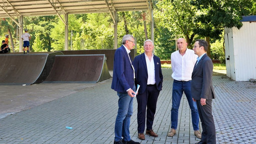 Zdjęcie do Wizyta wicewojewody Patryka Fajdka w Kozienicach