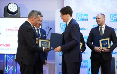 Zdjęcie do Burmistrz Kozienic z Laurem Samorządu