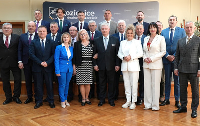 Zdjęcie do Ślubowanie nowo wybranych Radnych i zaprzysiężenie Burmistrza podczas I sesji Rady Miejskiej w Kozienicach kadencji 2024 - 2029